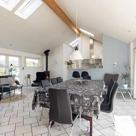 Four-bedroom In 24 Blavand