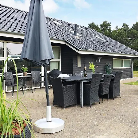 Four-bedroom In 24 Holiday home *